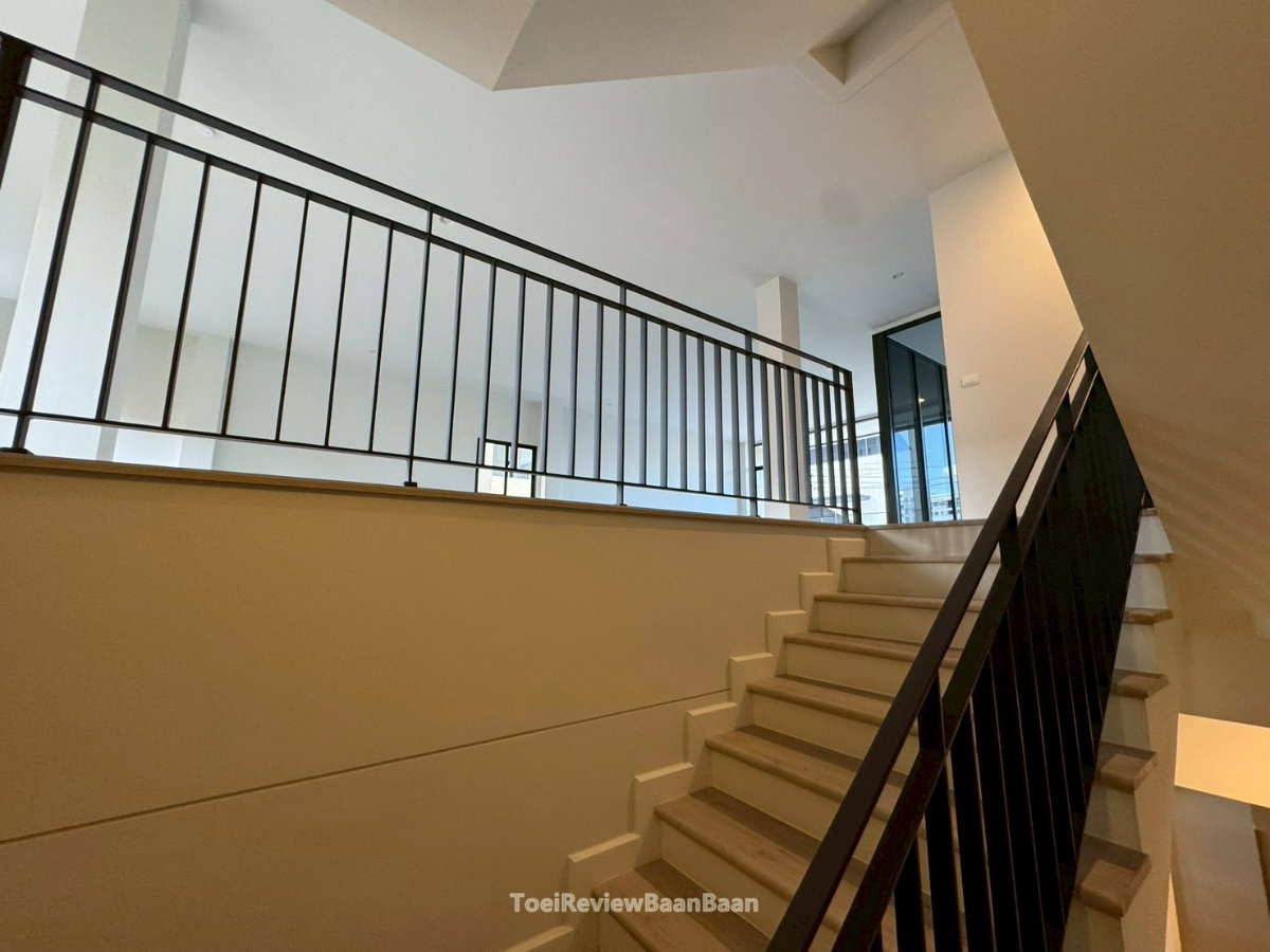 picture  ELSE Sukonthasawat 26 Modern Luxury Home office - 10/36