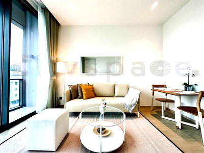 Condos for rent : ▚ LE221ツ [FOR RENT] The Strand Thonglor Super Luxury Living! Rare 1 Bed 48 sq.m. Only 70m to BTS Thong Lo. Stunning City View 