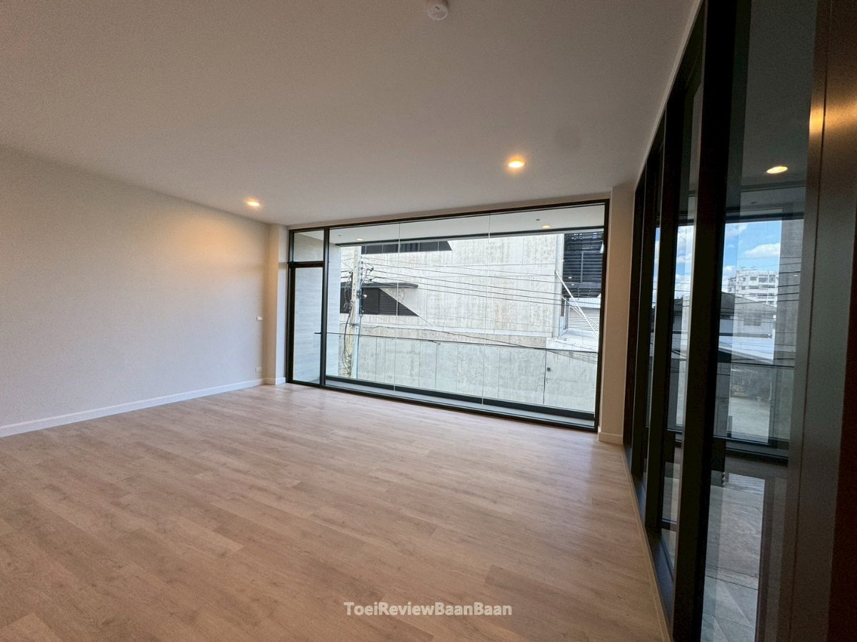 picture  ELSE Sukonthasawat 26 Modern Luxury Home office - 12/36