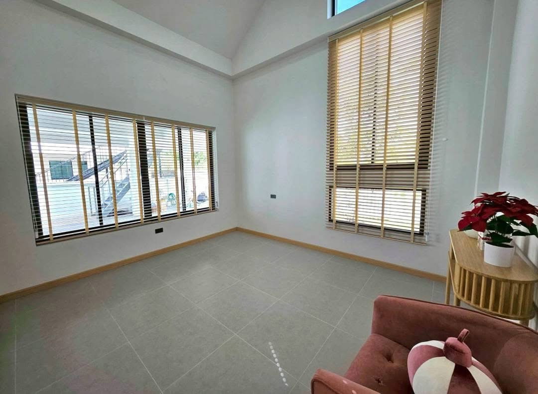 รูป  ให้เช่า Pool Villa โซนหางดง บ้านใหม่ พื้นที่ 300 ตรม. เฟอร์สวย พร้อมอยู่  - รูปที่ 13/14