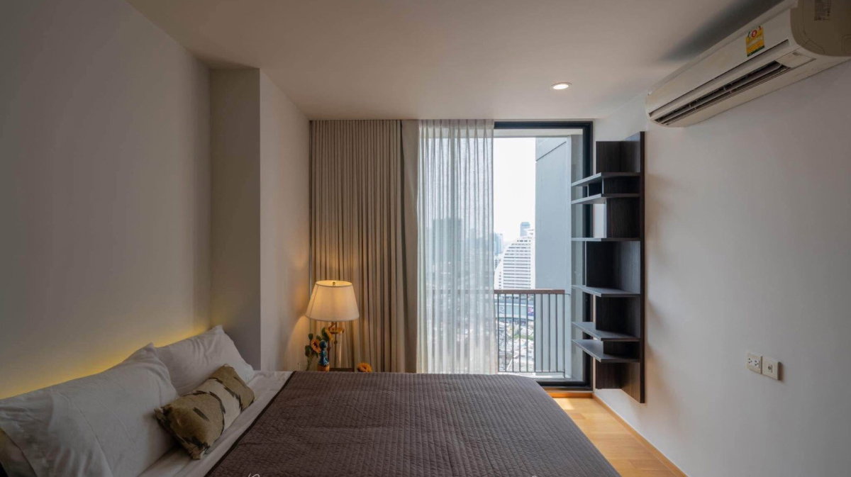 picture Noble Revo                 Silom - 3/5