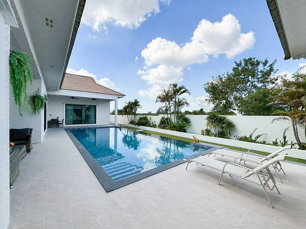 picture Large luxury pool villas for rent in ​​Mabprachan, East Pattaya - 4/25