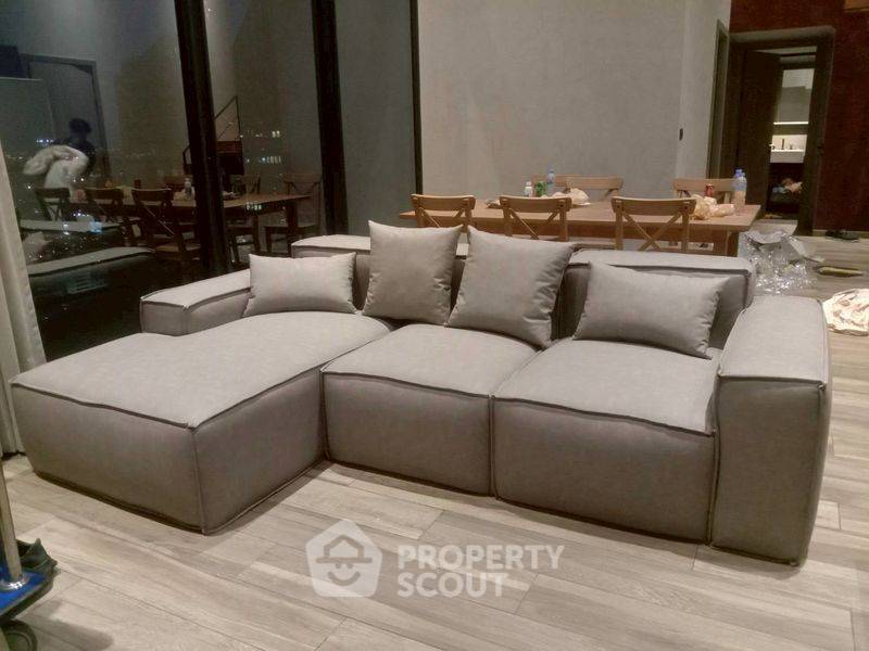 รูป คอนโด 3 ห้องนอน ชั้นสูง 41 ชั้น ขนาด 130 ตร.ม. The Lofts Asoke ใกล้ MRT เพชรบุรี 300 ม. (ID 2501382) - รูปที่ 4/7