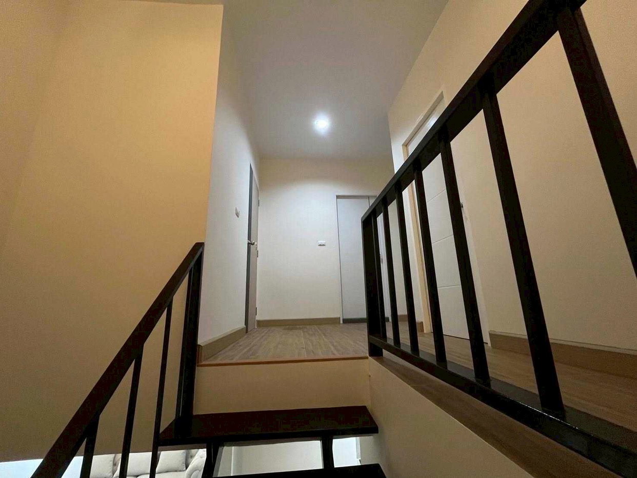 picture LTHC13849 – Townhouse for Sale | Sathu Pradit 29 | 200 sqm | 3 Beds 2 Baths | Near BTS Surasak | 8.89MB  - 17/20