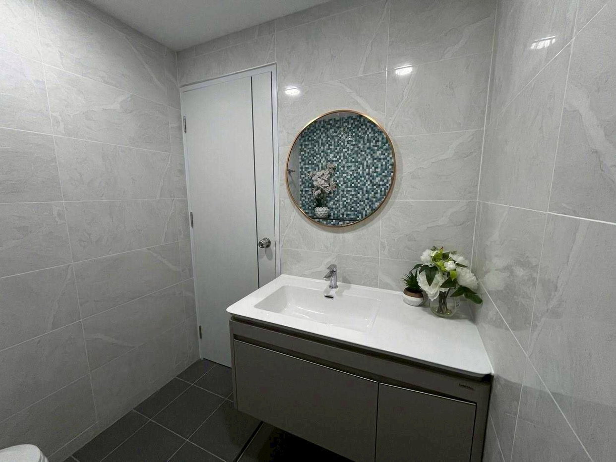 picture LTHC13849 – Townhouse for Sale | Sathu Pradit 29 | 200 sqm | 3 Beds 2 Baths | Near BTS Surasak | 8.89MB  - 10/20