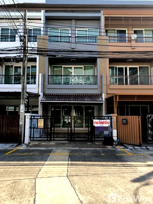 Townhouses for sale Pracha Uthit Road : 3 Bedroom Townhouse for sale at Baan Klang Muang Suksawat-Rama 3  5819900