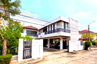Houses for sale Nonthaburi : Spacious 3-BR House 400 Sqm In Mahasawat, Nonthaburi (ID 2501288)