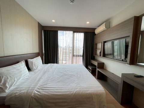 PET FRIENDLY - Top Floor in soi thonglor. Fully Furnished Ready to move in 