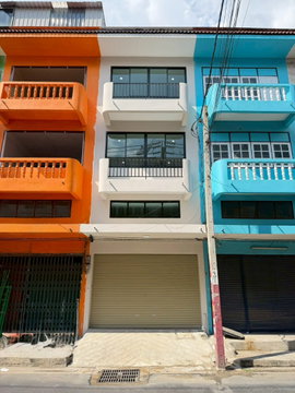 For Sale, 3.5-story Commercial Building, Soi Suksawat 78, Size 16 square wah, 3 bedrooms 3 bathrooms