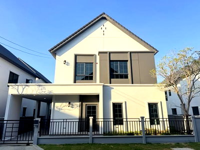 Houses for sale Suwannaphum International Airport : 💥CP-9733💥 Detached house for sale in Centro Bangna project, next to Mega Bangna. 👉Add Line @expertcondo