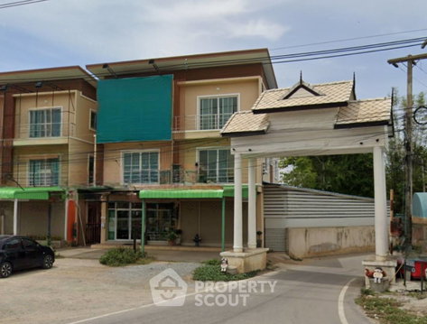 ทาวน์เฮาส์ 3 ห้องนอน รองรับสัตว์เลี้ยง พื้นที่ 200 ตร.ม. สนภักดีวัน เชียงใหม่ (ID 2448537)