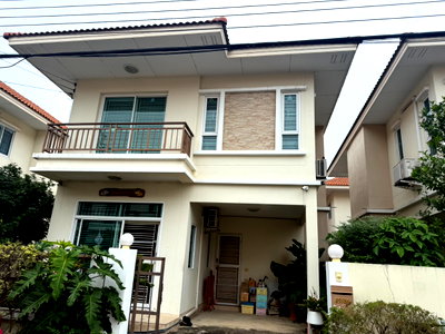 Twin houses for sale : Stop Own Your Home!House Near Westgate
