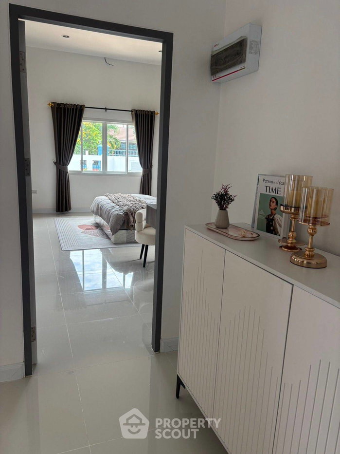 รูป วิลล่า 3 ห้องนอน ขาย ในสัตหีบ ชลบุรี (พื้นที่ 160 ตร.ม.) (ID 2513724) - รูปที่ 10/11