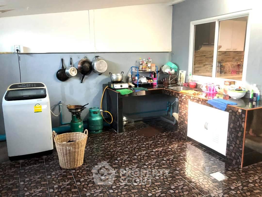 รูป ทาวน์โฮม 2 ห้องนอน พื้นที่ 141 ตร.ม. ใกล้ศุรศักดิ์ ศรีราชา ชลบุรี (ID 2487798) - รูปที่ 7/12