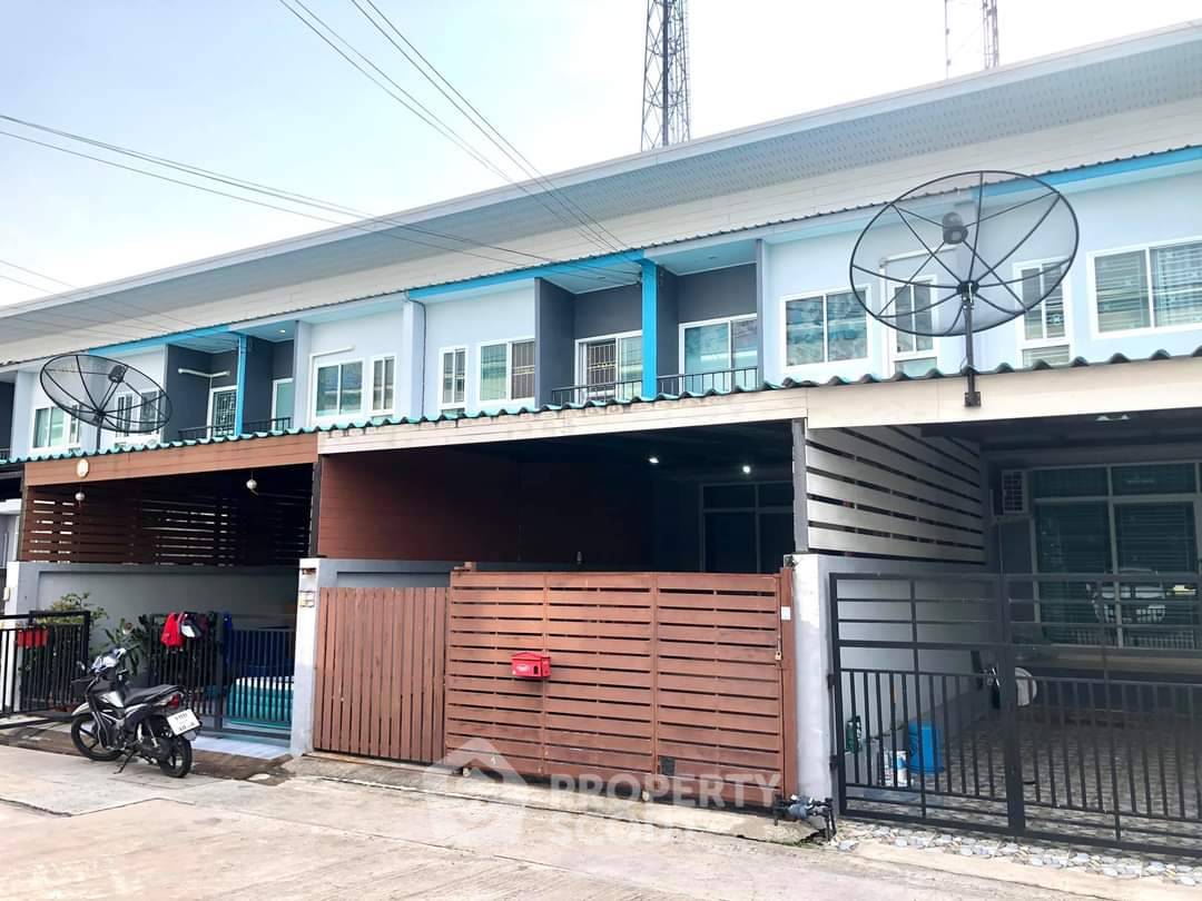 รูป ทาวน์โฮม 2 ห้องนอน พื้นที่ 141 ตร.ม. ใกล้ศุรศักดิ์ ศรีราชา ชลบุรี (ID 2487798) - รูปที่ 1/12