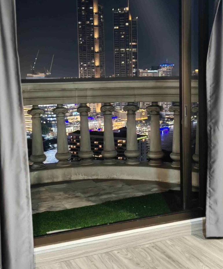 picture State Tower                 Silom - 9/12