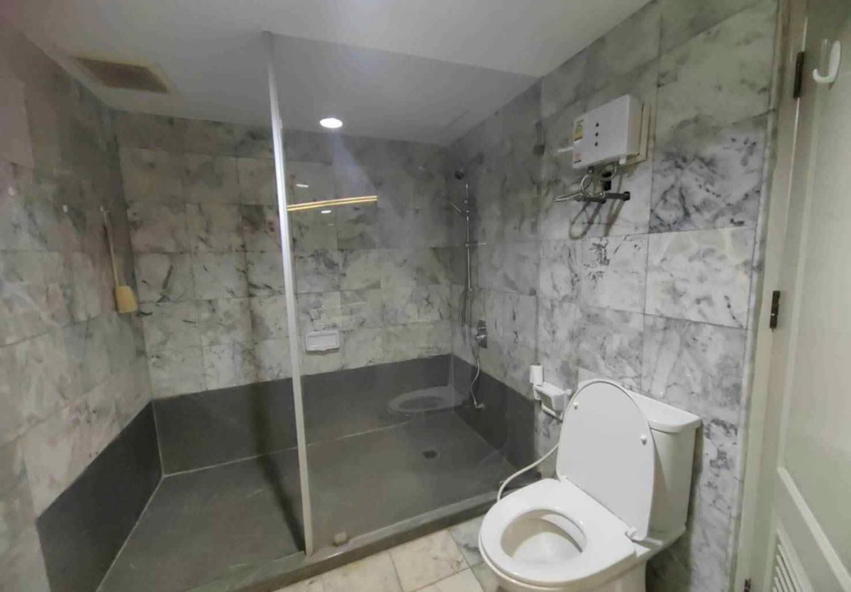 picture State Tower                 Silom - 11/12