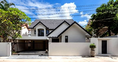 บ้านเดี่ยว ม.พายัพวิทยาเขตแก้วนวรัฐ : ปล่อยขายพูลวิลล่าหรูพฤกษาทอง – ทําเลดี หาได้ยาก – พูลวิลล่าหรูในทําเลที่ยอดเยี่ยม พร้อมเข้าอยู่! พลูวิลล่าสวยตรงปก