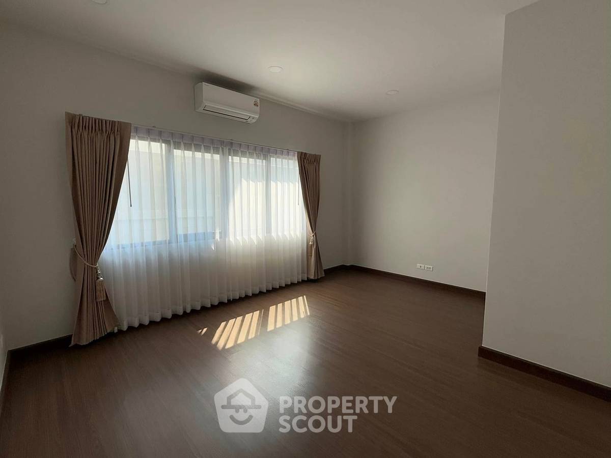 รูป บ้าน 4 ห้องนอนให้เช่า The City วัชรพล เขตสายไหม กรุงเทพ (ID 2032181) - รูปที่ 27/28
