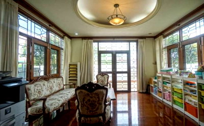Houses for rent Big C Ratchaphruek : Mahadthai 1 House 5 Bed Sell 16 MB 101 sq.wa 580 sq.m. Please add LINE ID @806qphgn o8415o5483 