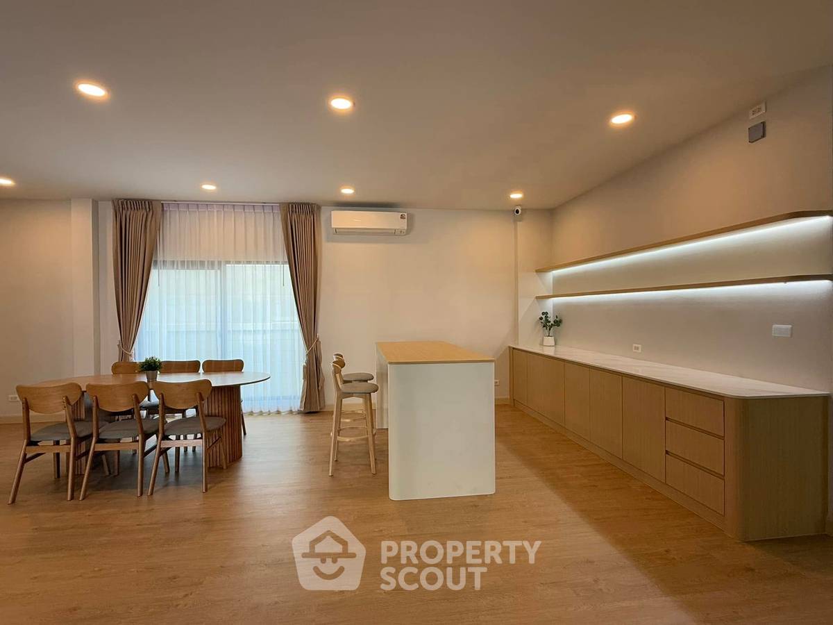 รูป บ้าน 4 ห้องนอนให้เช่า The City วัชรพล เขตสายไหม กรุงเทพ (ID 2032181) - รูปที่ 7/28