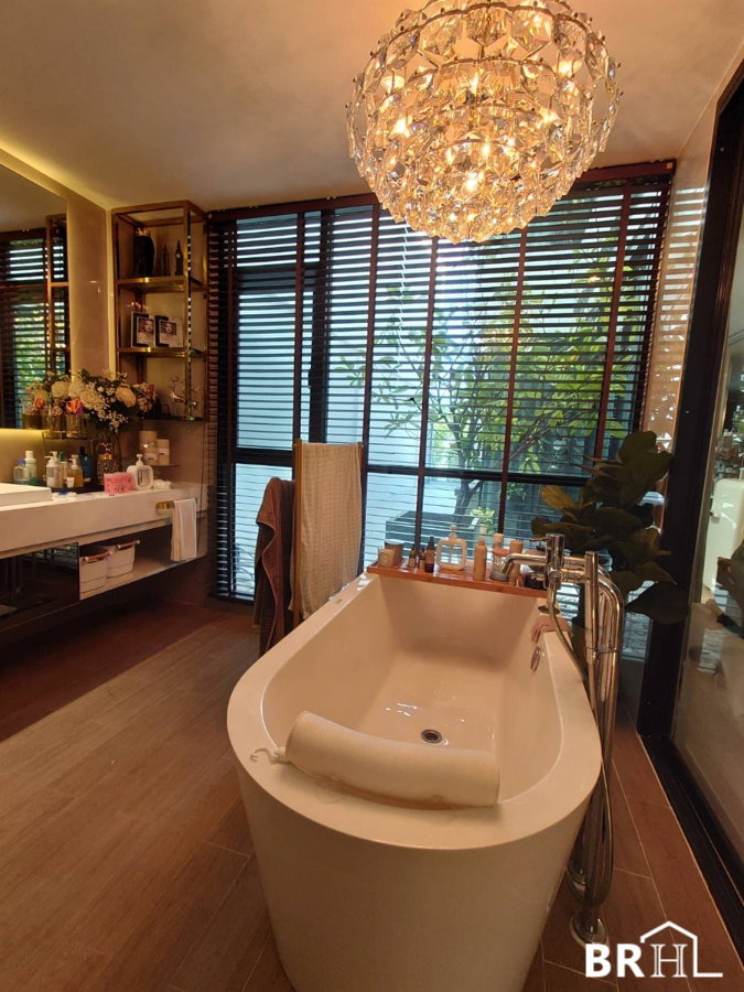 รูป  Glam By Assetwise 🏡 โฮมออฟฟิศหรู 3.5 ชั้น พร้อมเฟอร์ครบ ใจกลางลาดพร้าว!     - รูปที่ 12/12