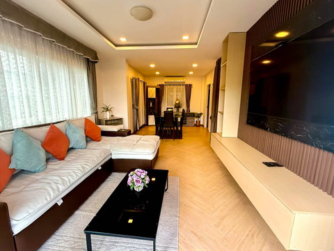 House for Rent 4 Bedroom in Bang Saray