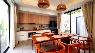 บ้านเดี่ยว วัดพระใหญ่ : HJTBL06 - ขายบ้านวิลล่า 8 ห้องนอน ชาโตว์ เดล ทาบาลี วิลเลจ