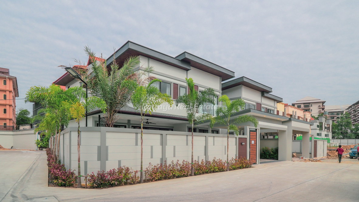 รูป HCZSR01 - ขายบ้านวิลล่า 4 ห้องนอน เซ็นสิริ มิดทาวน์ - รูปที่ 1/15