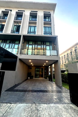 เช่าโฮมออฟฟิศ รัชโยธิน : 🏙️ Modern Luxury Townhouse 4 ชั้น ใกล้ BTS รัชโยธิน ✨ บ้านหรูหลังมุม พร้อมสวนส่วนตัว เหมาะอยู่อาศัยหรือโฮมออฟฟิศ