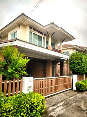 บ้านเดี่ยว ตึกคอม ชลบุรี : ขายบ้านเดี่ยวมือสอง หมู่บ้านมณีรินทร์ เพลส สุขุมวิท เสม็ด ชลบุรี 