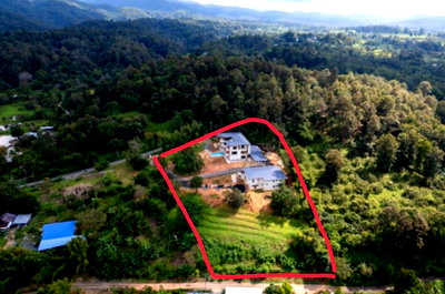 Land for sale Chiang Mai : Land with Buildings for Sale – Sea of Mist View, Doi Saket, Chiang Mai