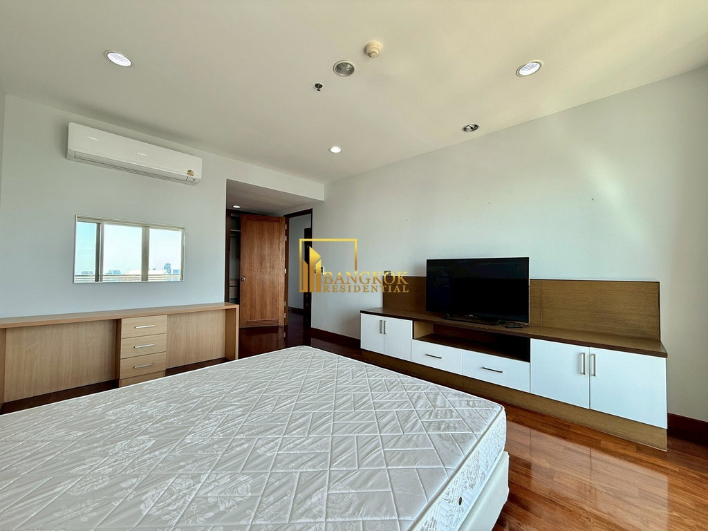 picture Expansive 5 Bedroom Penthouse Apartment in Phrom Phong - BR20103AP - 39/66