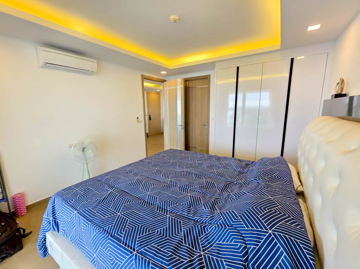 picture Paradise Ocean View 2 Bed beachfront condominium For Sale - 10/15
