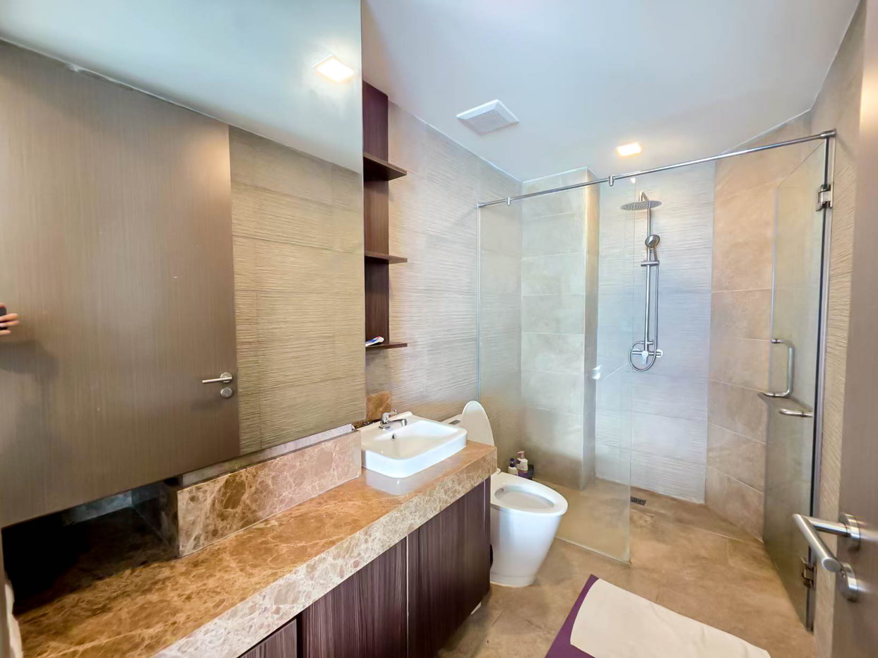 picture Paradise Ocean View 2 Bed beachfront condominium For Sale - 11/15