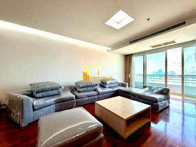 Apartment building for rent Srinakharinwirot University Prasanmit Campus : Renovated 4 Bedroom Apartment For Rent in Phrom Phong - BR21288AP
