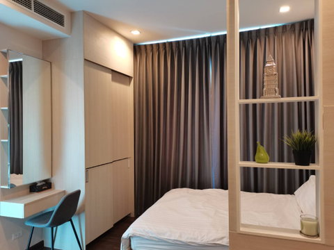Available for rent! Q Asoke Studio room type with fully furnished, Cozy living with only 0 meter to the MRT sattion