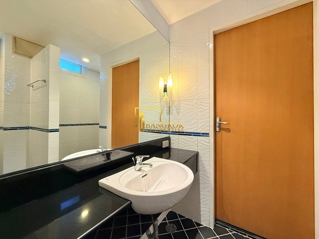picture Impressive 4 Bed Luxury Apartment For Rent in Asoke Area - BR0971AP - 30/53
