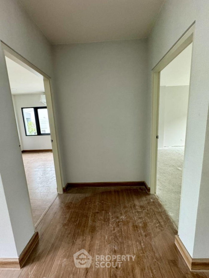 รูป บ้าน 4 ห้องนอน ขนาด 260 ตร.ม. ขายที่ เซ็นโทร บางนา (ID 1448920) - รูปที่ 10/10