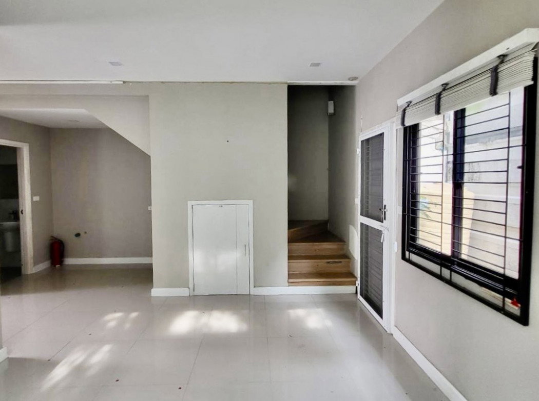 รูป ขายทาวน์เฮาส์ 3 ชั้น Patio วัชรพล-รามอินทรา - 31 ตร.ว *หลังริม ใกล้เพลินนารีมอลล์* - รูปที่ 2/12