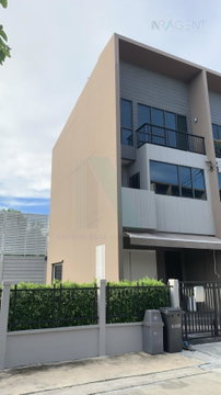 ขายทาวน์โฮม โครงการ บ้านกลางเมือง ลาดพร้าว-เสรีไทย 3 ชั้น 4 ห้องนอน 3 ห้องน้ำ