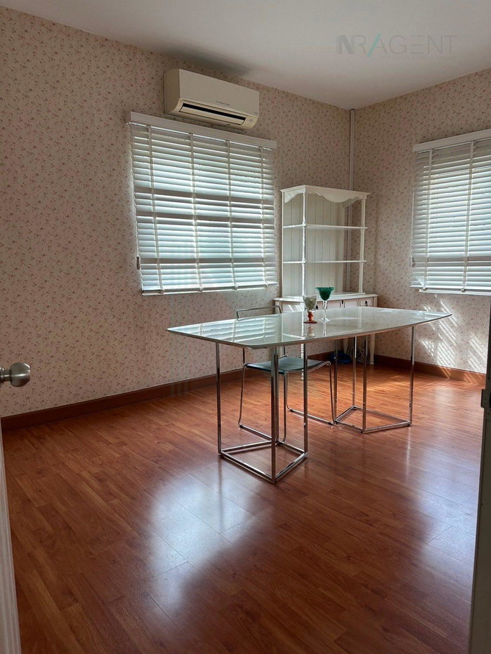 รูป 📌 ให้เช่าทาวน์เฮาส์ 3 ชั้น บ้านลภาวัน 17 3 ห้องนอน 4 ห้องน้ำ - รูปที่ 6/8