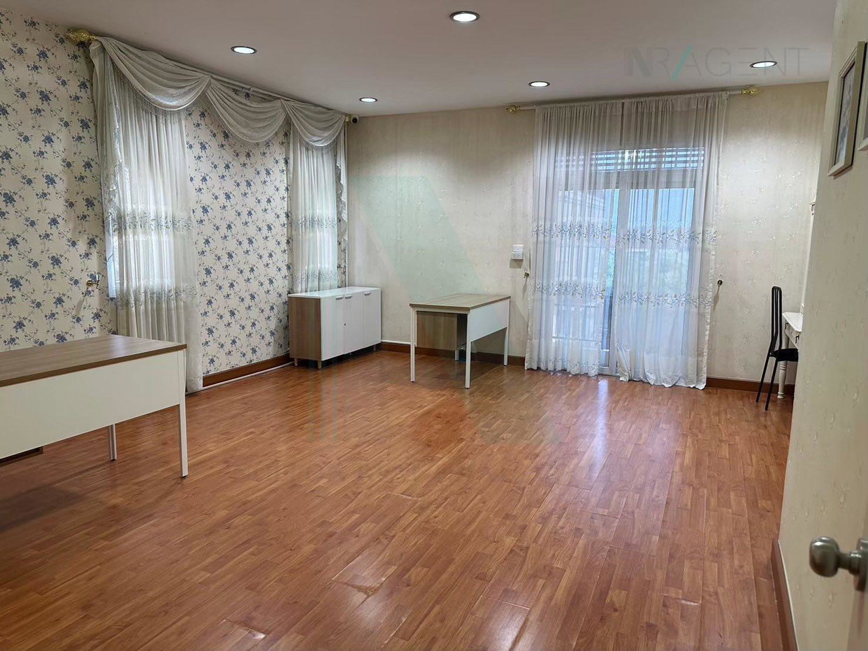 รูป 📌 ให้เช่าทาวน์เฮาส์ 3 ชั้น บ้านลภาวัน 17 3 ห้องนอน 4 ห้องน้ำ - รูปที่ 5/8