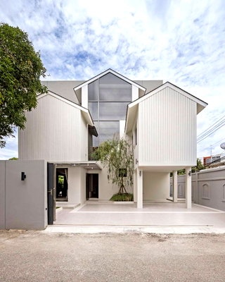 บ้านเดี่ยว สุขุมวิท 19 : 🏡 ขาย บ้านเดี่ยว ใกล้ทองหล่อ Quiet • Private • Secure Living