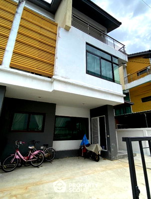 เช่าบ้านเดี่ยว นนทบุรี : บ้านแฝด 3 ห้องนอน ให้เช่า 262 ตร.ม. ใกล้ MRT บางรักใหญ่ (บางบัวทอง) (ID 1432408)