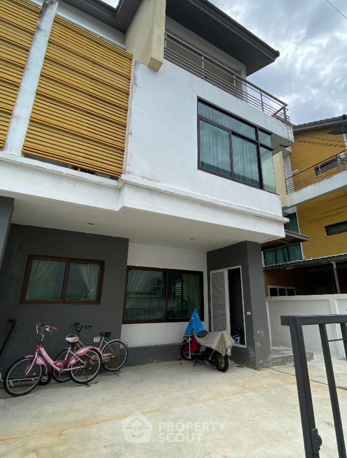 รูป บ้านแฝด 3 ห้องนอน ให้เช่า 262 ตร.ม. ใกล้ MRT บางรักใหญ่ (บางบัวทอง) (ID 1432408) - รูปที่ 1/9