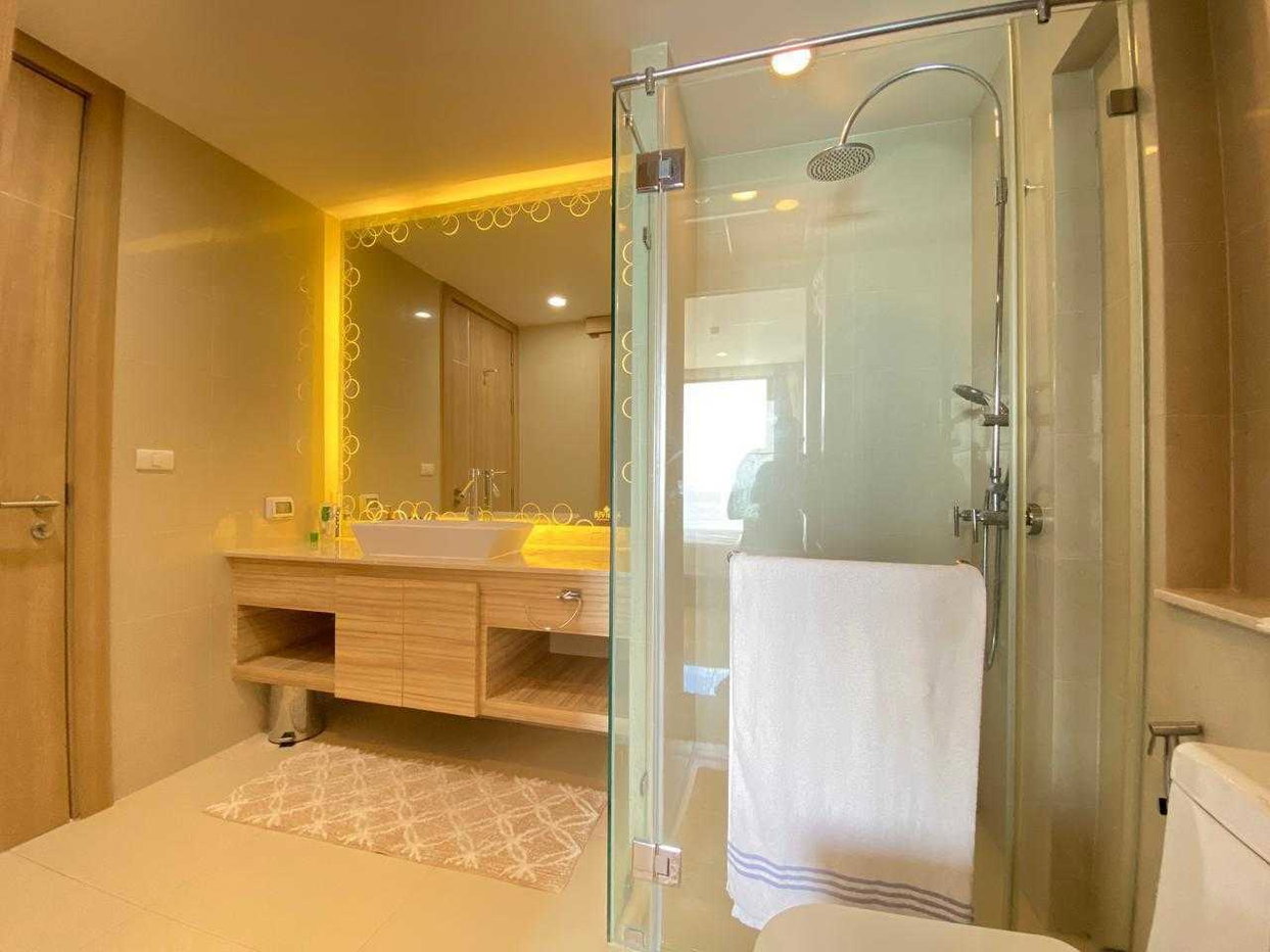 picture The Riviera Wongamat Beach 2 Bedroom For Rent - 11/15