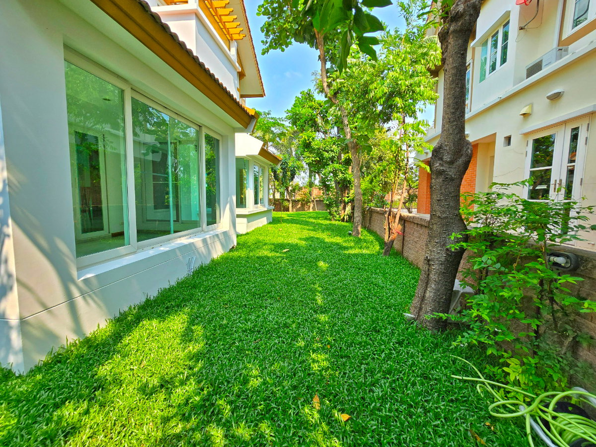 รูป ขาย ม.ลัดดารมย์ ราชพฤกษ์-ปิ่นเกล้า ตลิ่งชัน บ้านรีโนเวทใหม่ ติดถนนเมน  125.2 ตรว. 265 ตรม. มีสวนข้างบ้านขนาดใหญ่ พร้อมเข้าอยู่ - รูปที่ 3/40