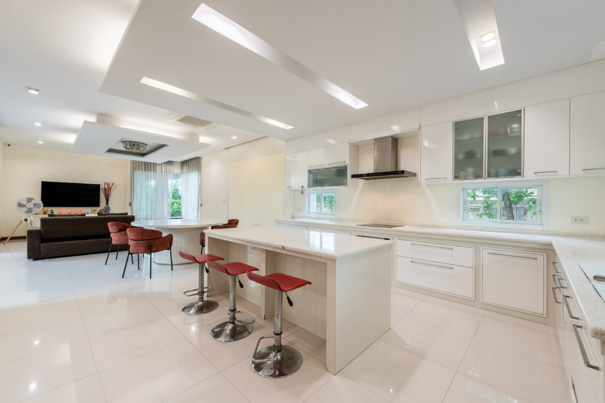 รูป ขายบ้านเดี่ยว Luxury ปัญญาอินทรา P5 ที่ดิน 1 ไร่ครึ่ง พร้อมสระว่ายน้ำ และเรือนรับรอง ใกล้สนามกอล์ฟปัญญา แฟชั่นไอส์แลนด์ - รูปที่ 16/46