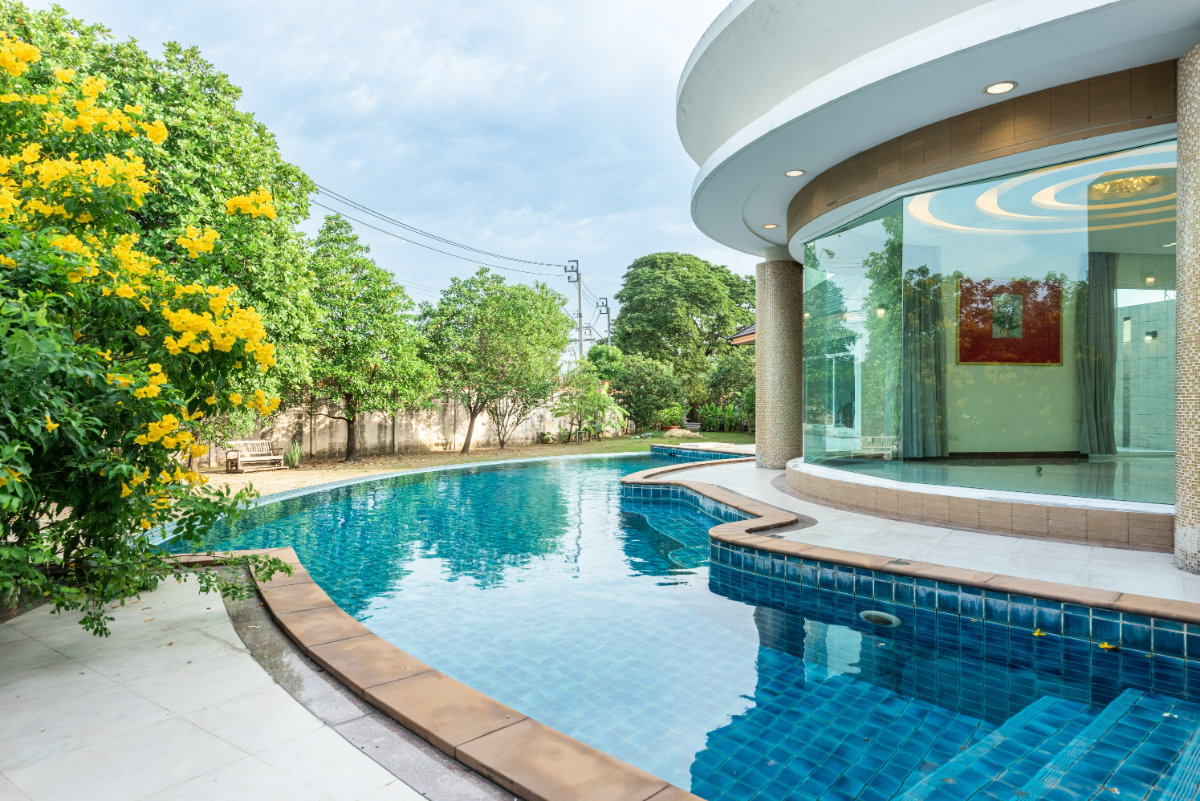 รูป ขายบ้านเดี่ยว Luxury ปัญญาอินทรา P5 ที่ดิน 1 ไร่ครึ่ง พร้อมสระว่ายน้ำ และเรือนรับรอง ใกล้สนามกอล์ฟปัญญา แฟชั่นไอส์แลนด์ - รูปที่ 6/46